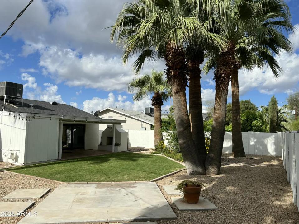 Real Estate Picture 15