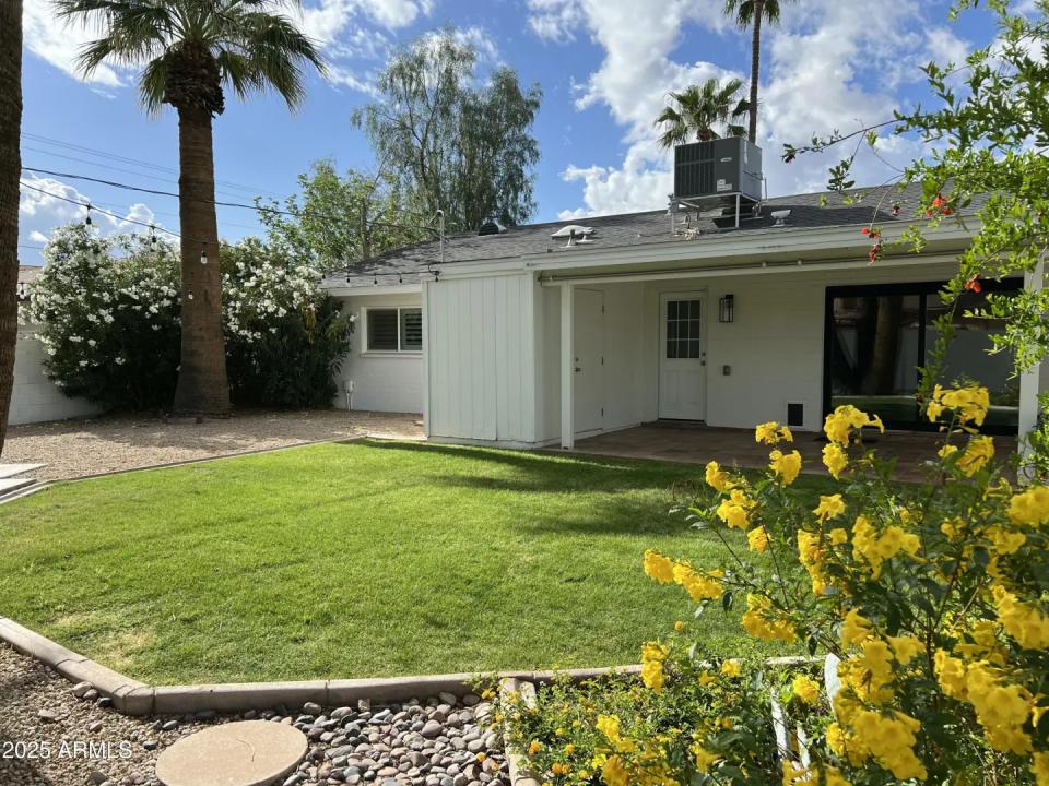 Real Estate Picture 16