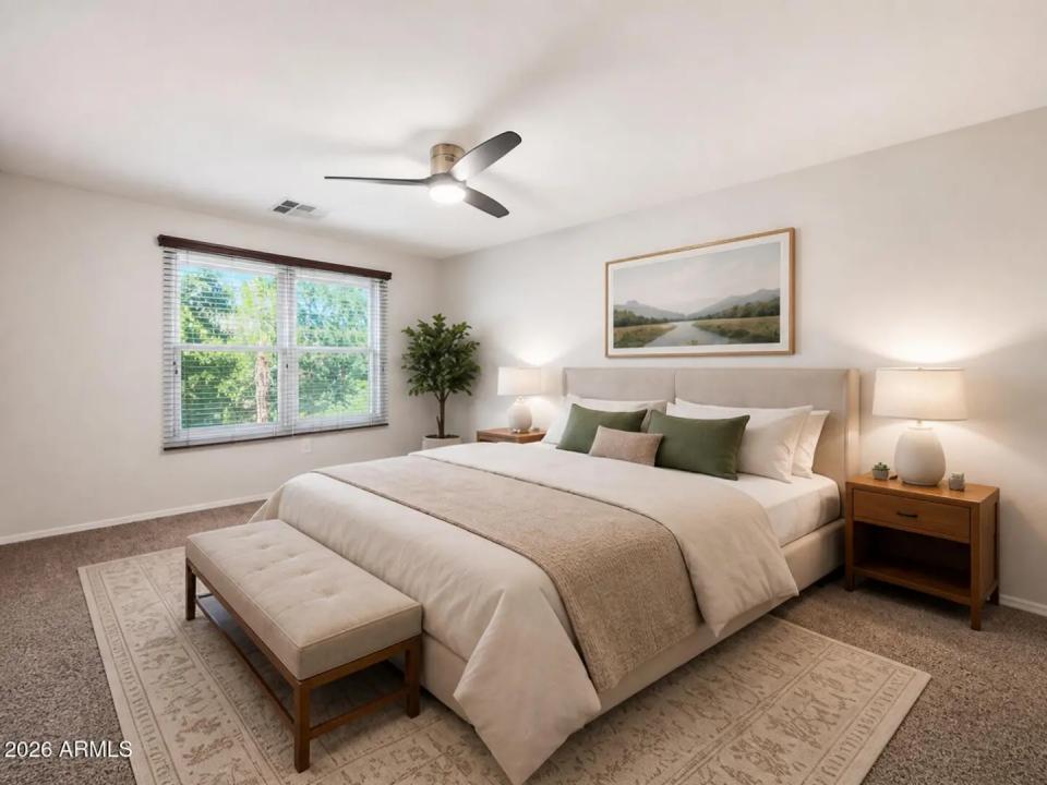 Real Estate Picture 4