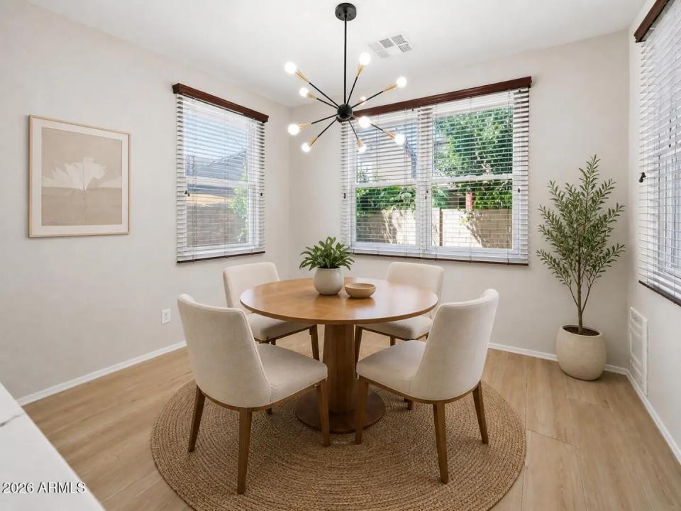 Real Estate Picture 5