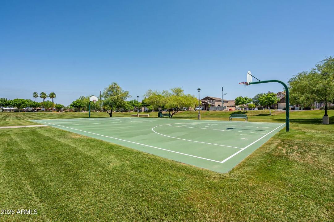 Real Estate Picture 43