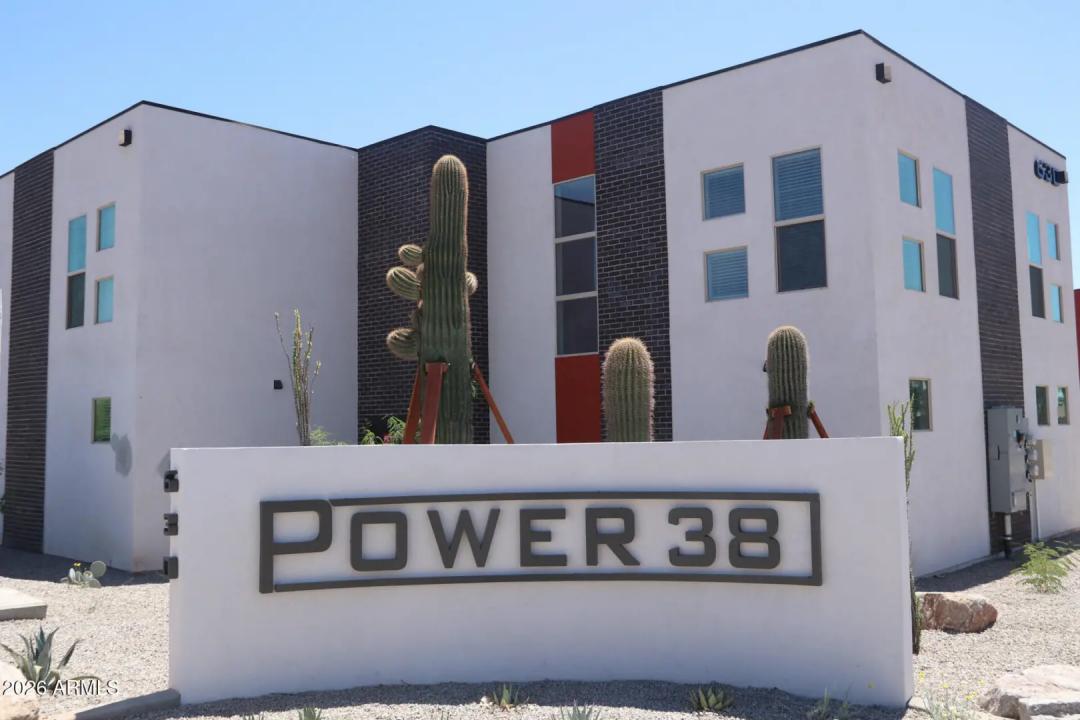 Real Estate Picture 11