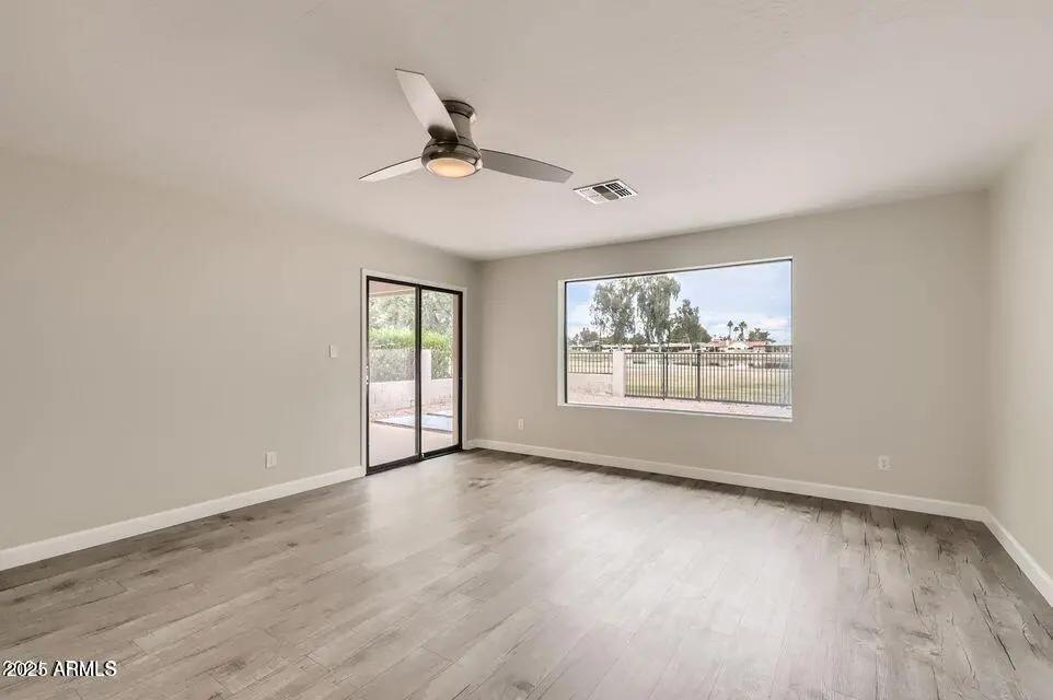 Real Estate Picture 11