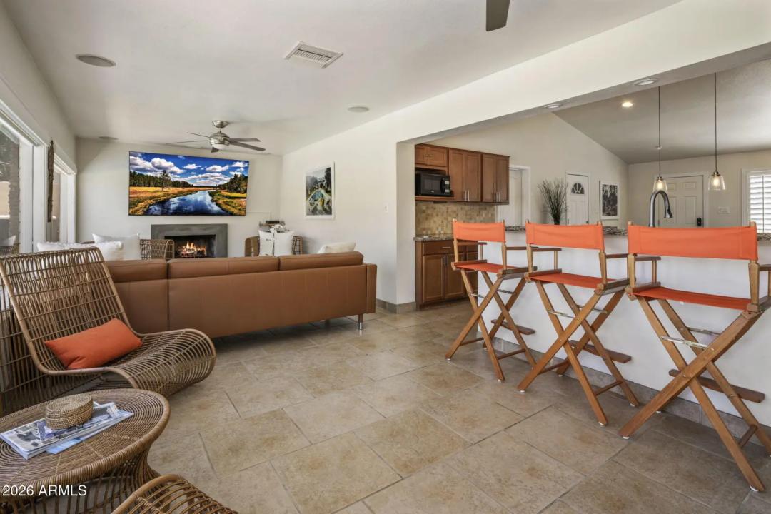 Real Estate Picture 3