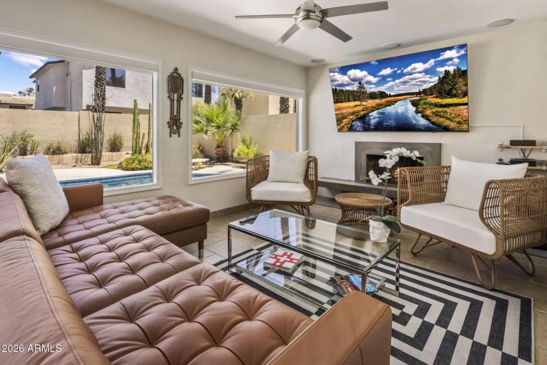 Real Estate Picture 4