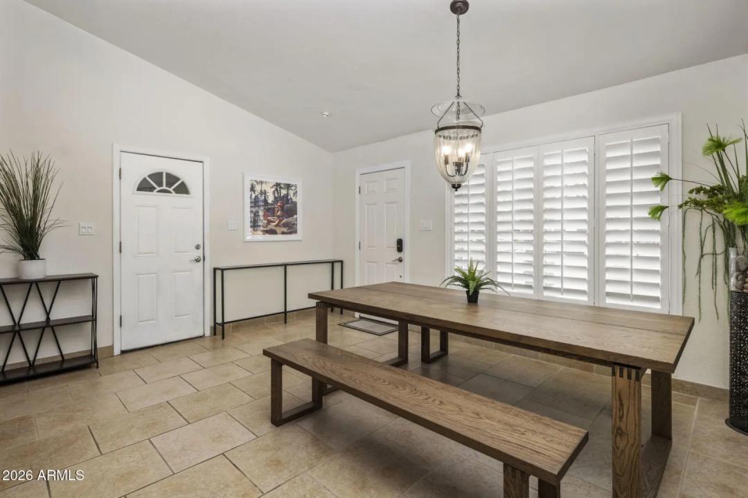 Real Estate Picture 5