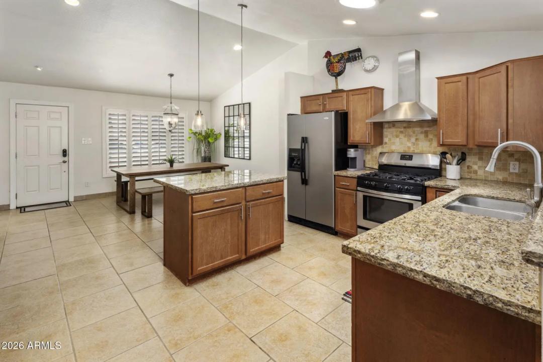 Real Estate Picture 12