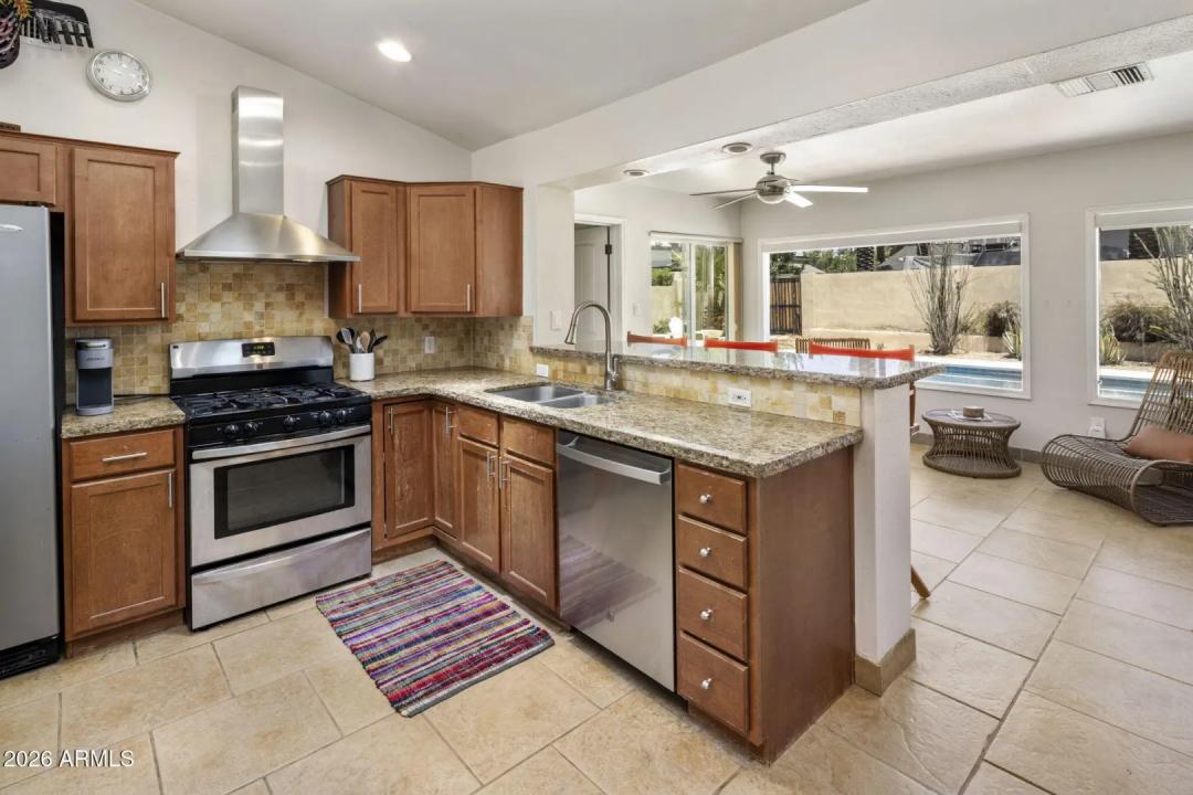 Real Estate Picture 13