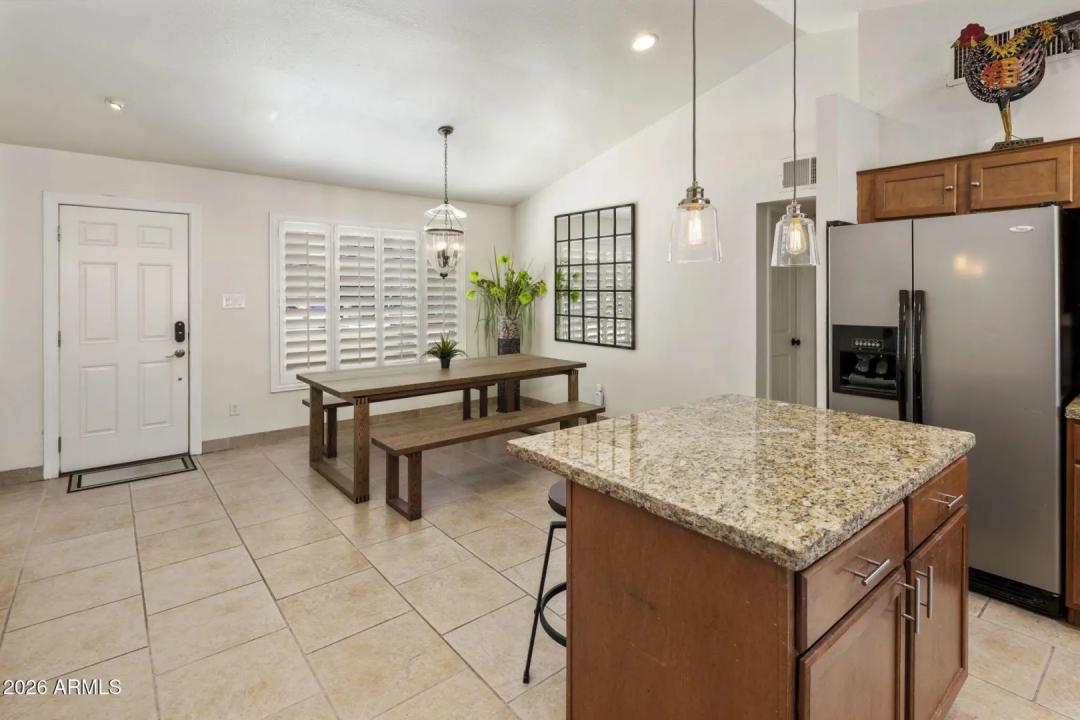 Real Estate Picture 14
