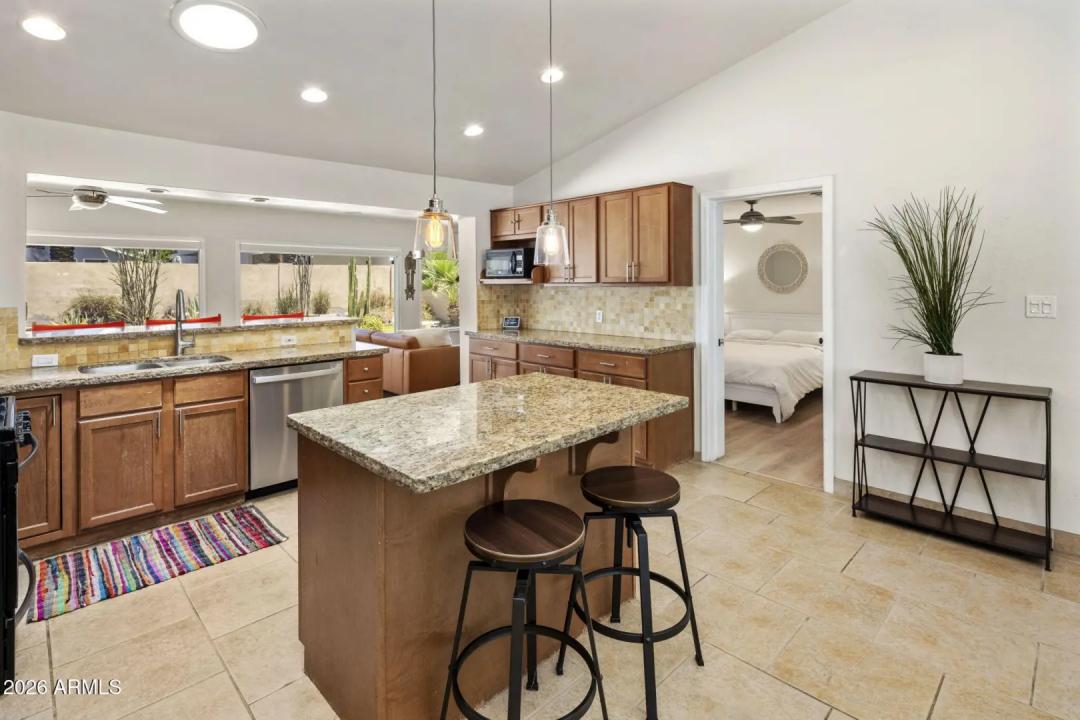 Real Estate Picture 16