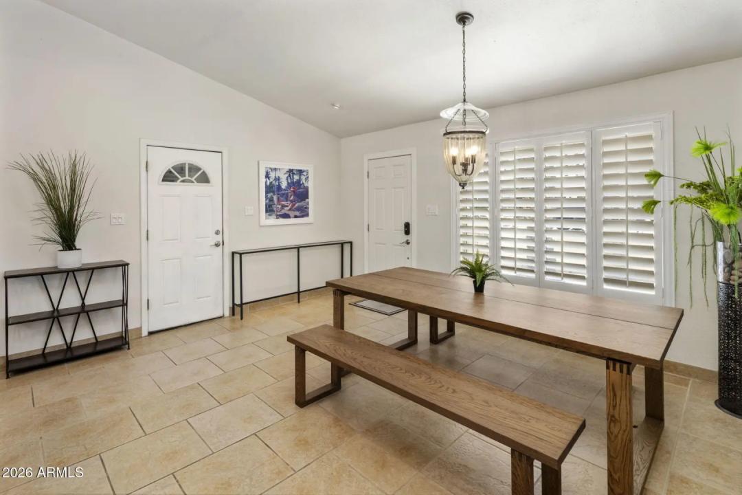 Real Estate Picture 17
