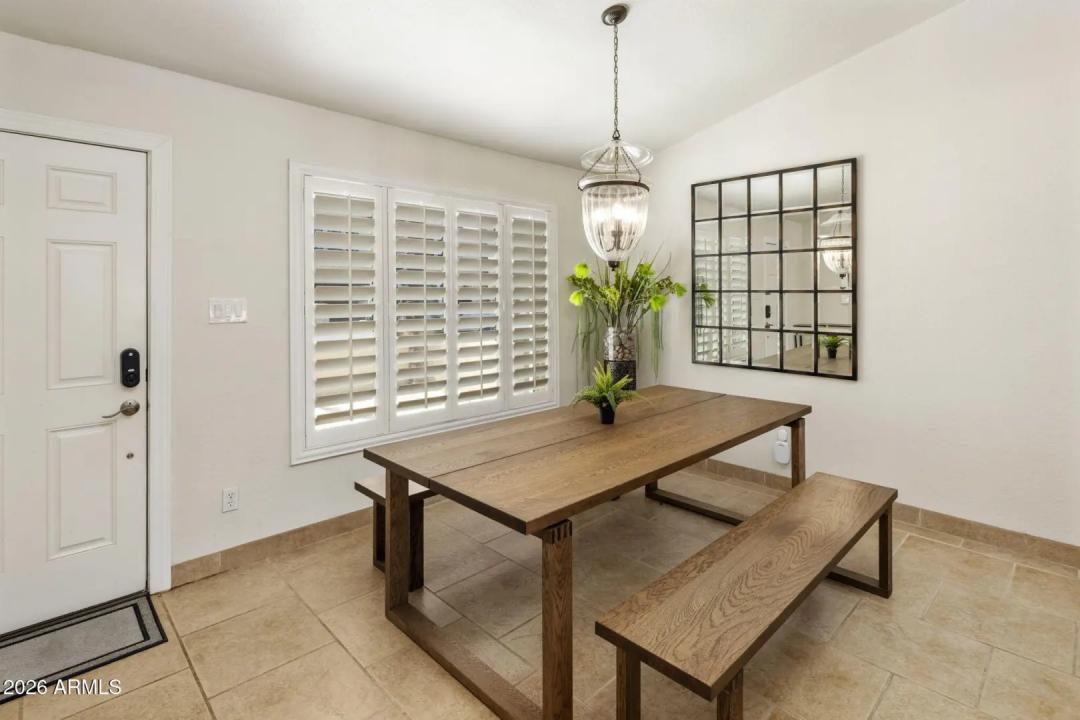 Real Estate Picture 18