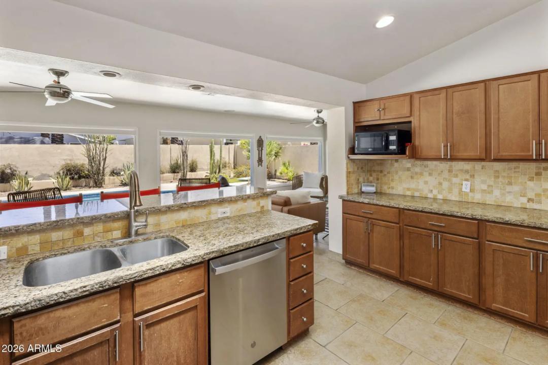 Real Estate Picture 21