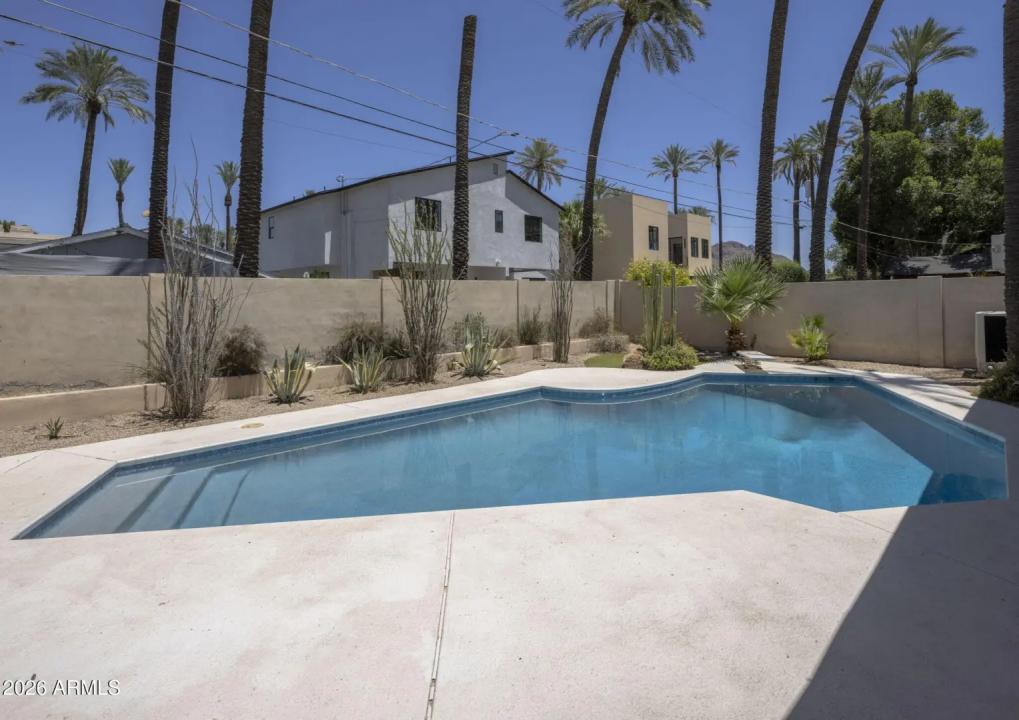 Real Estate Picture 24