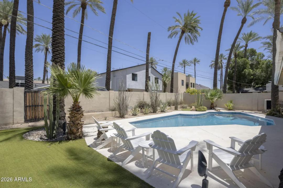 Real Estate Picture 30