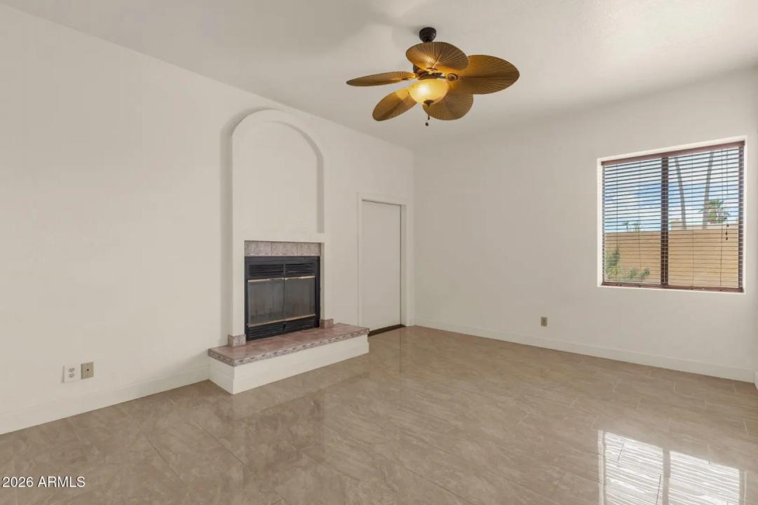 Real Estate Picture 7