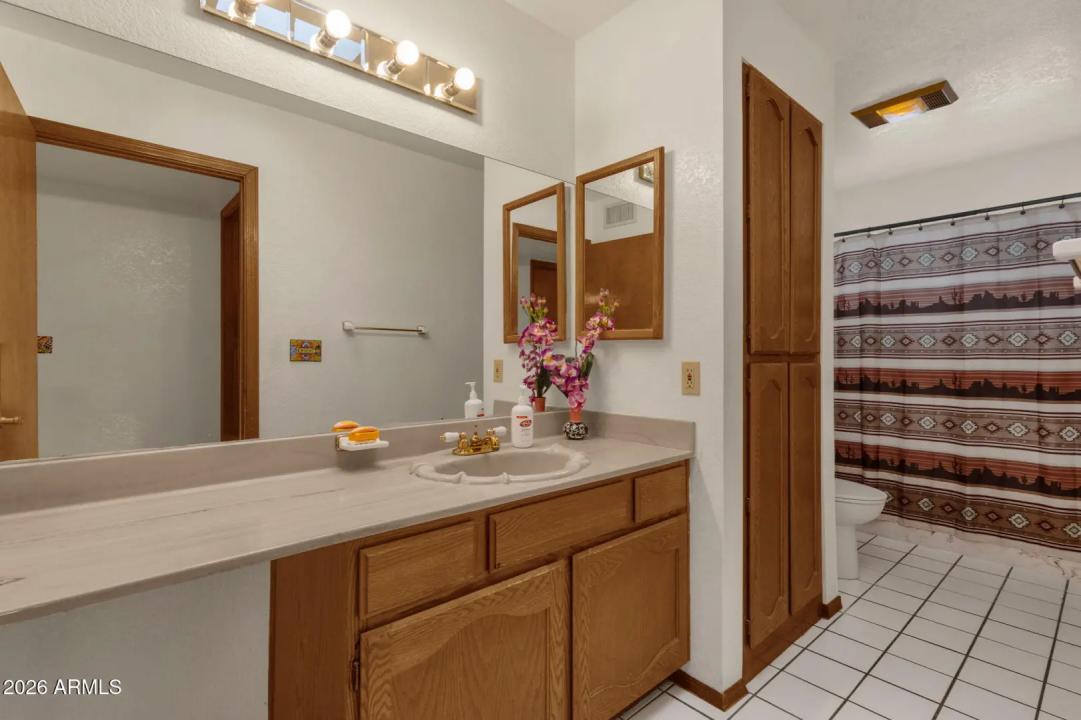 Real Estate Picture 15