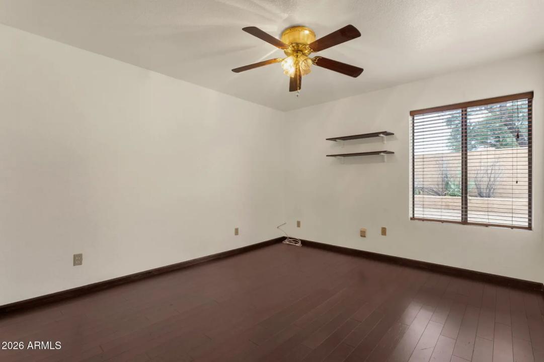Real Estate Picture 14