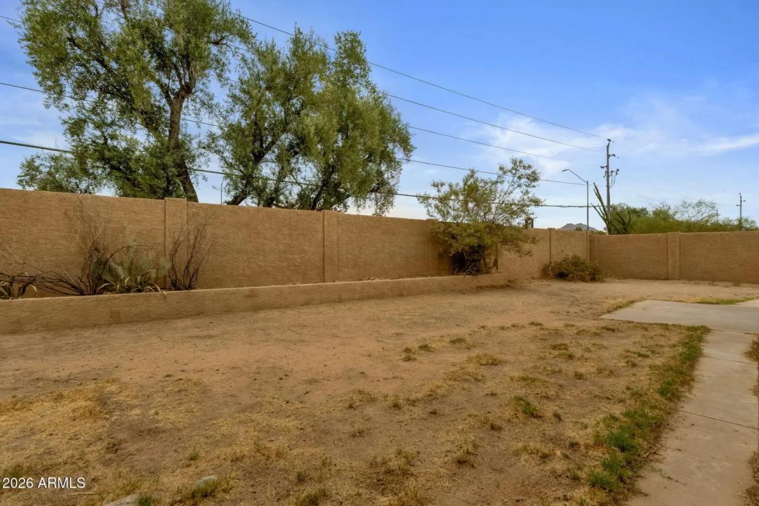 Real Estate Picture 23
