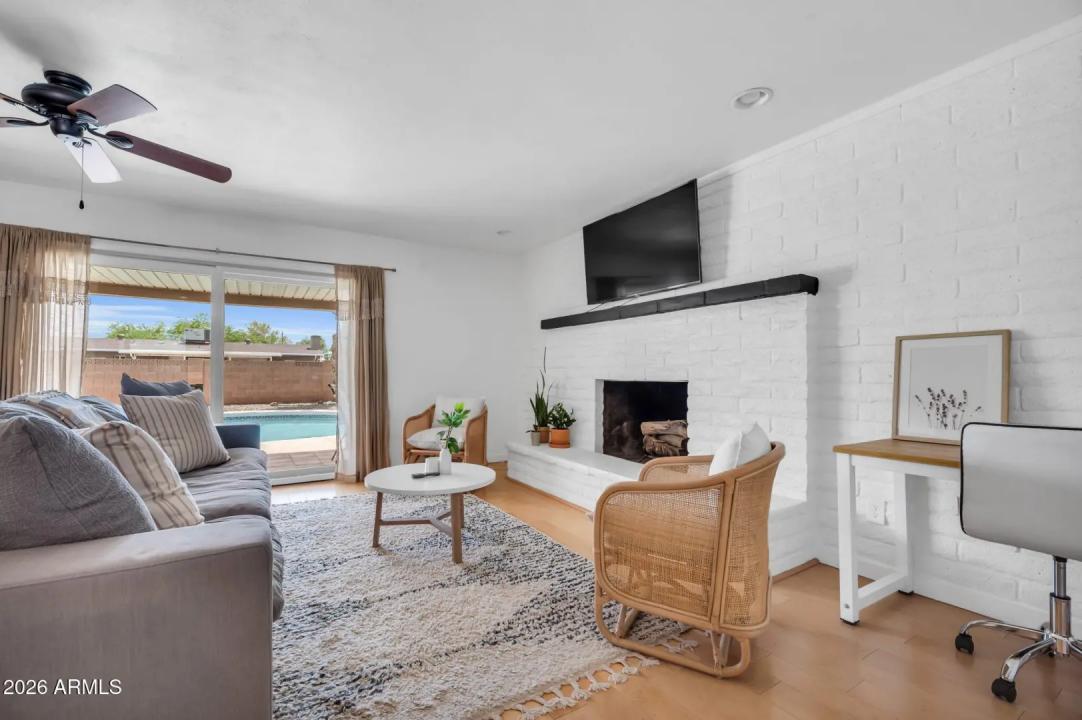Real Estate Picture 1