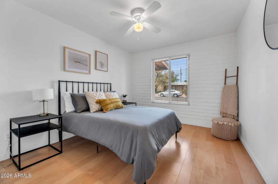 Real Estate Picture 10