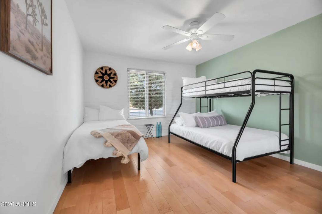 Real Estate Picture 9