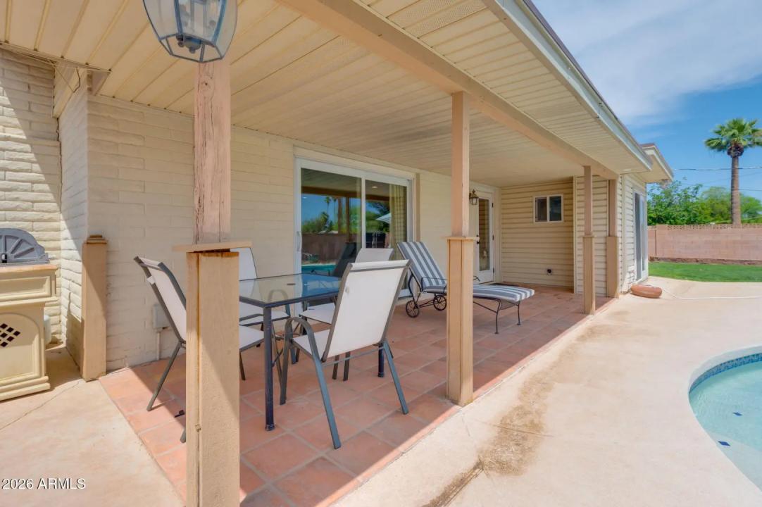 Real Estate Picture 14