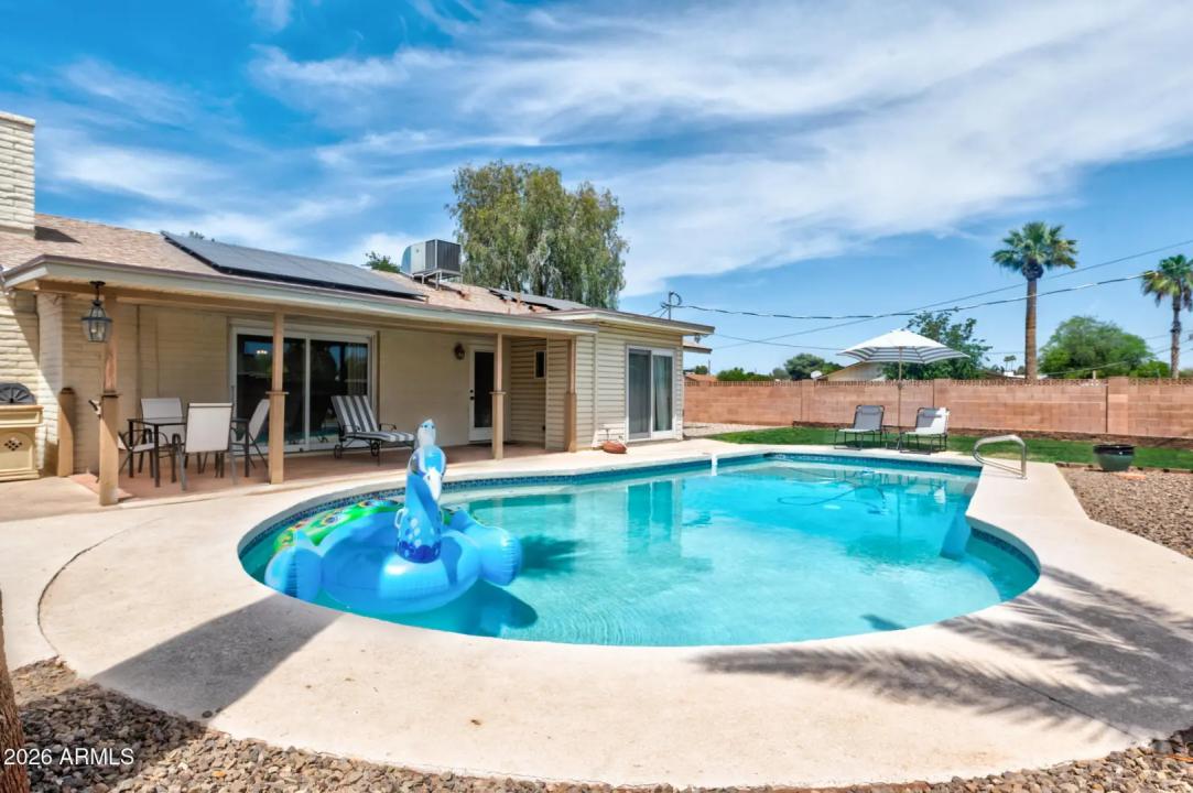Real Estate Picture 12