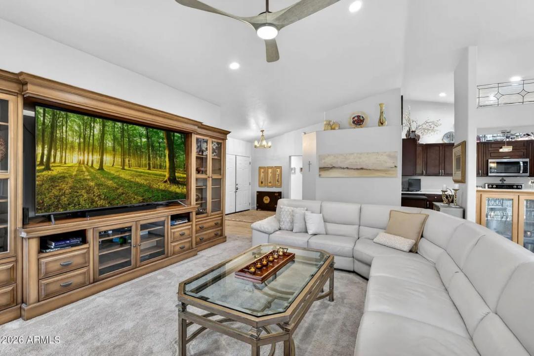 Real Estate Picture 6