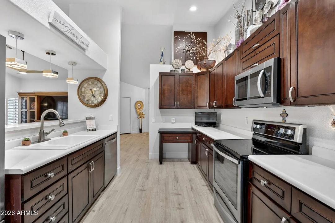 Real Estate Picture 10