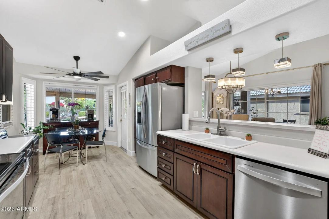 Real Estate Picture 11
