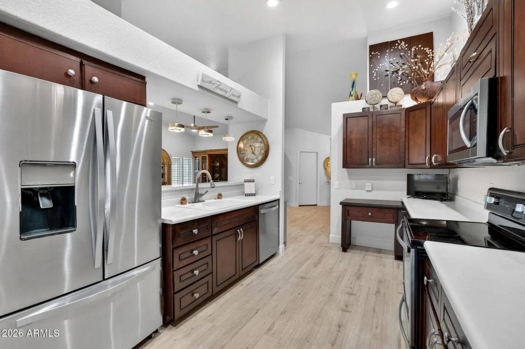 Real Estate Picture 12