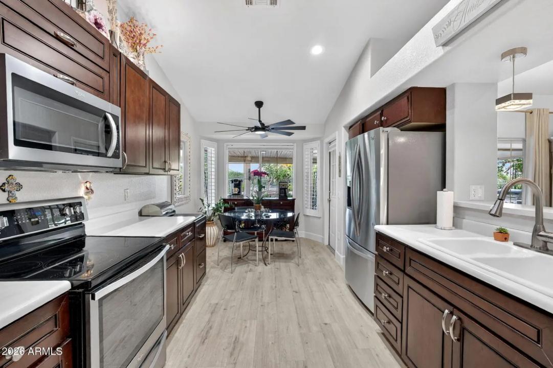 Real Estate Picture 13