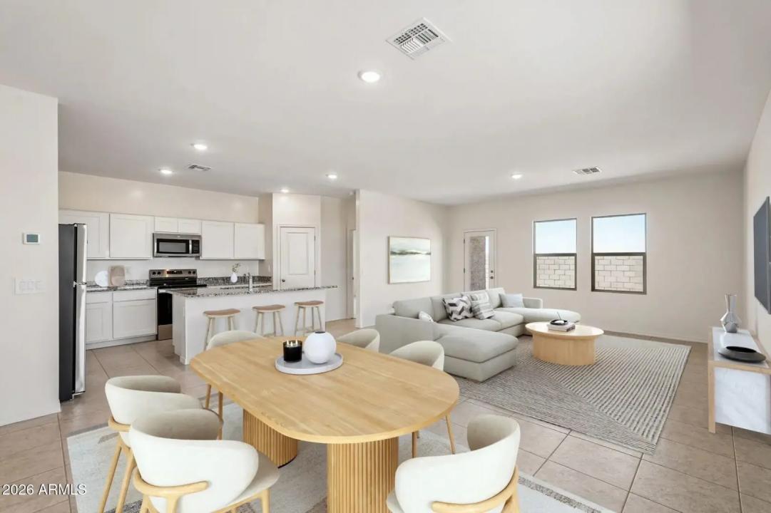 Real Estate Picture 3