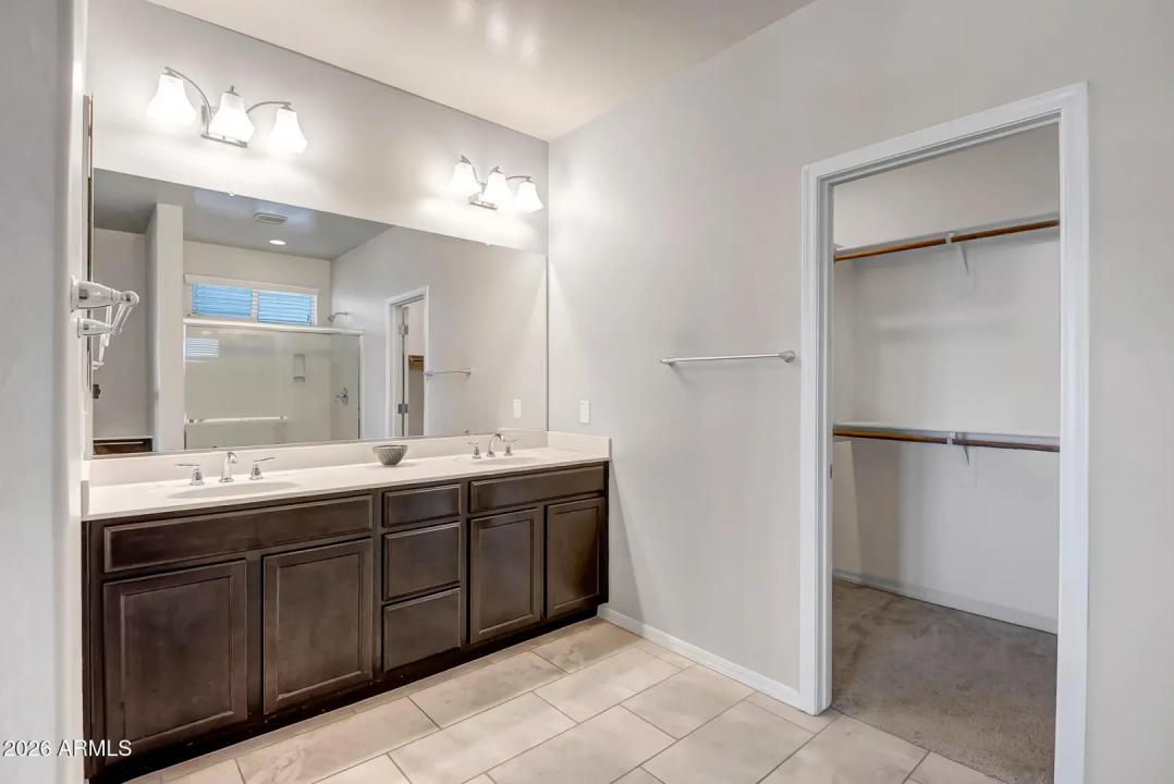 Real Estate Picture 24
