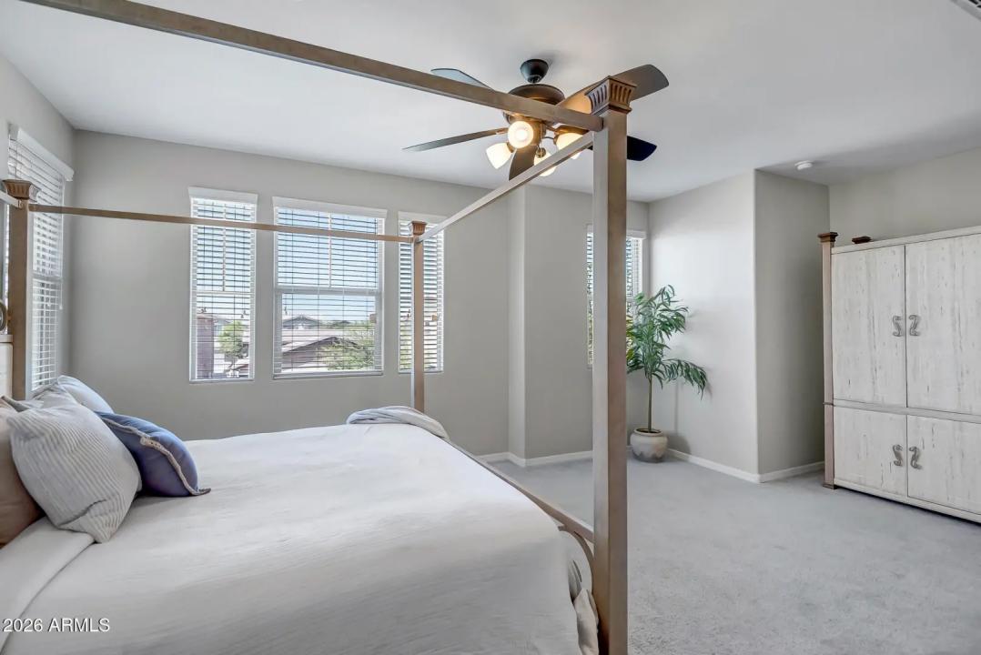 Real Estate Picture 22
