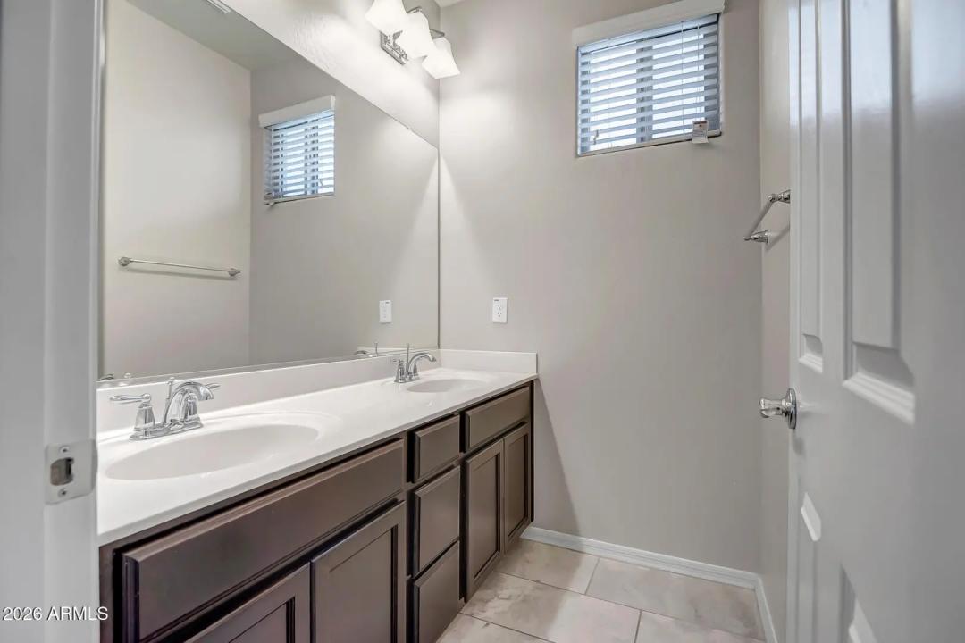 Real Estate Picture 30