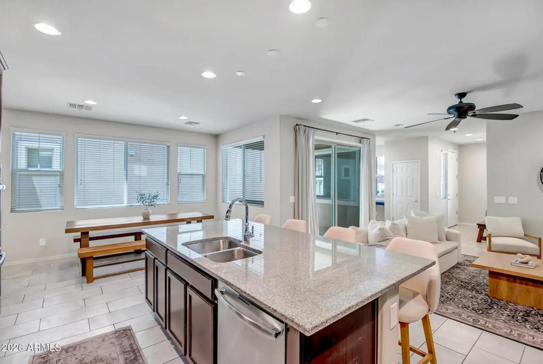 Real Estate Picture 11