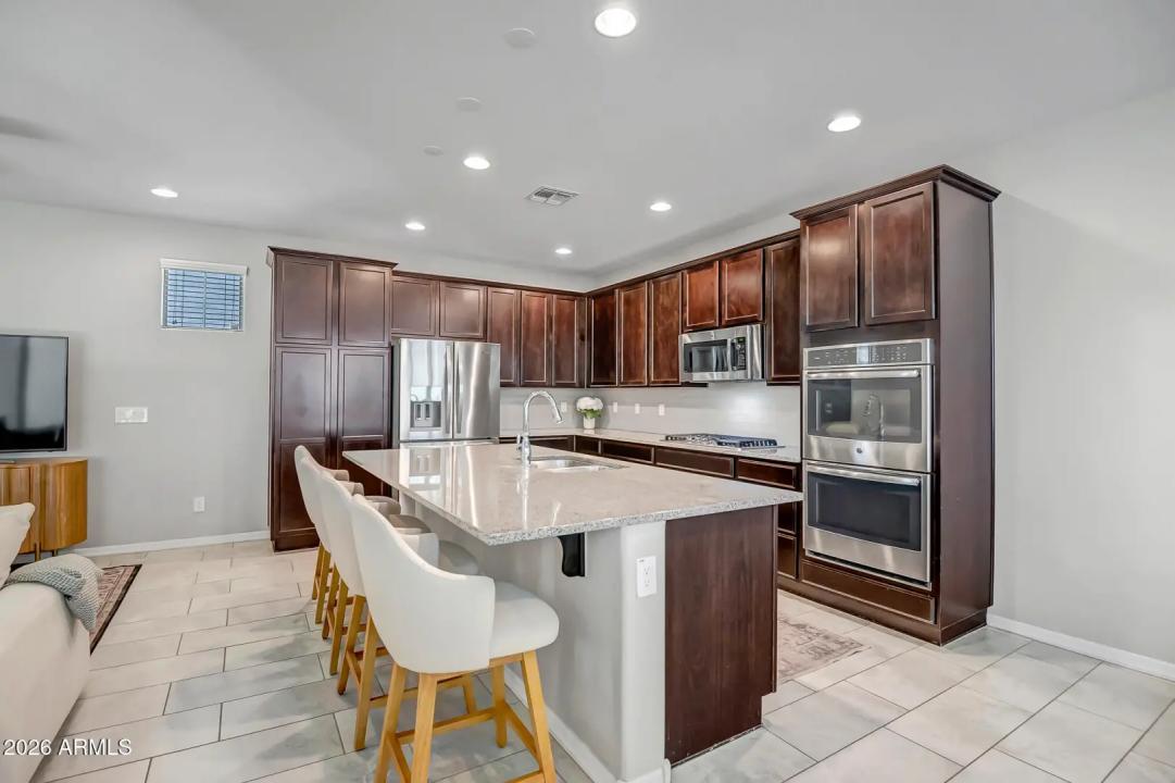 Real Estate Picture 15