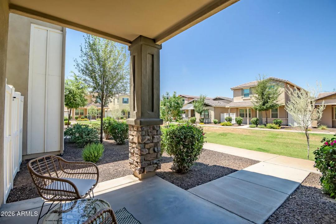 Real Estate Picture 4