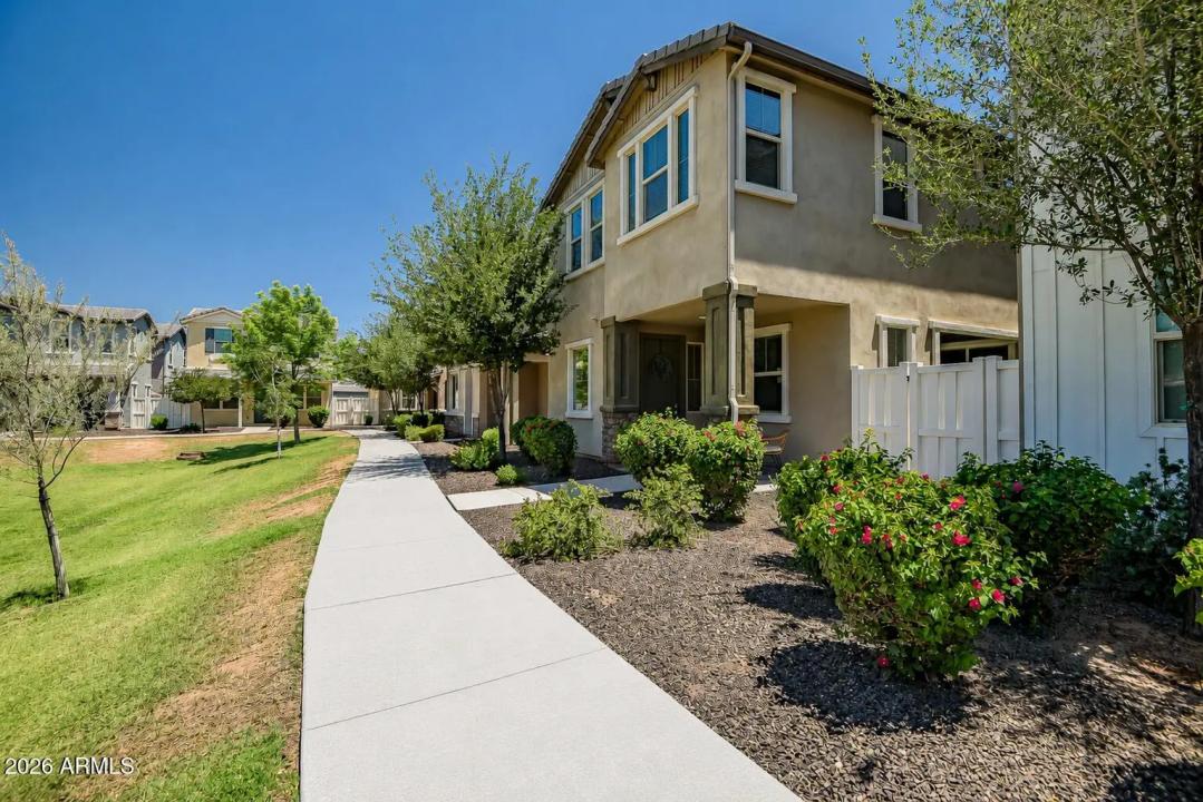 2252 S BASMATH Lane Gilbert AZ 85295