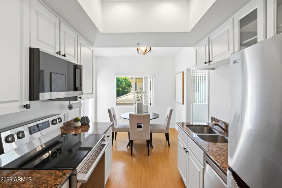 Real Estate Picture 8