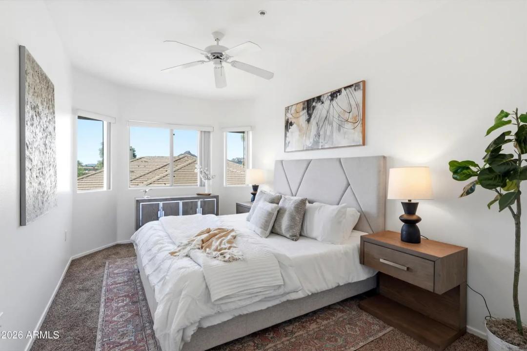 Real Estate Picture 14