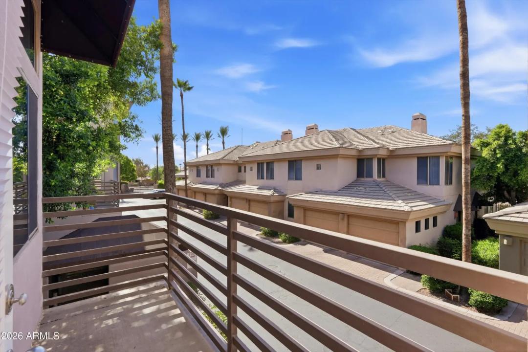 Real Estate Picture 9