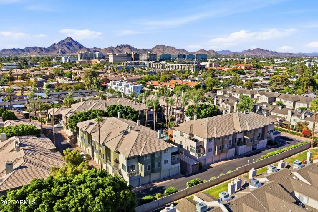Real Estate Picture 24