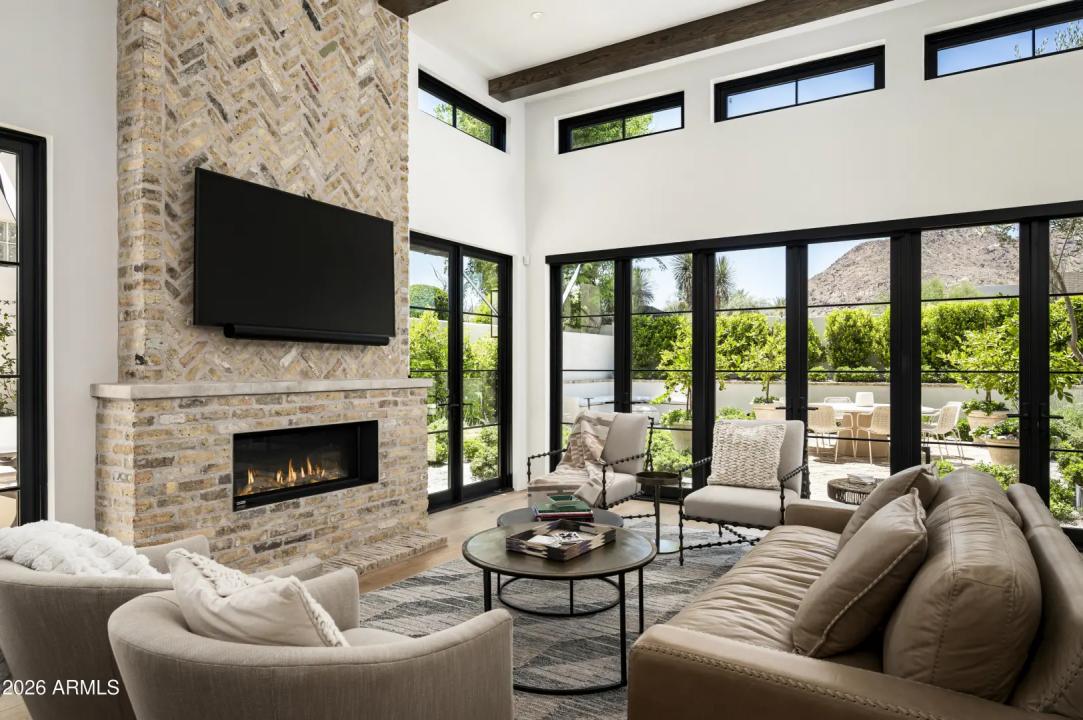 Real Estate Picture 6