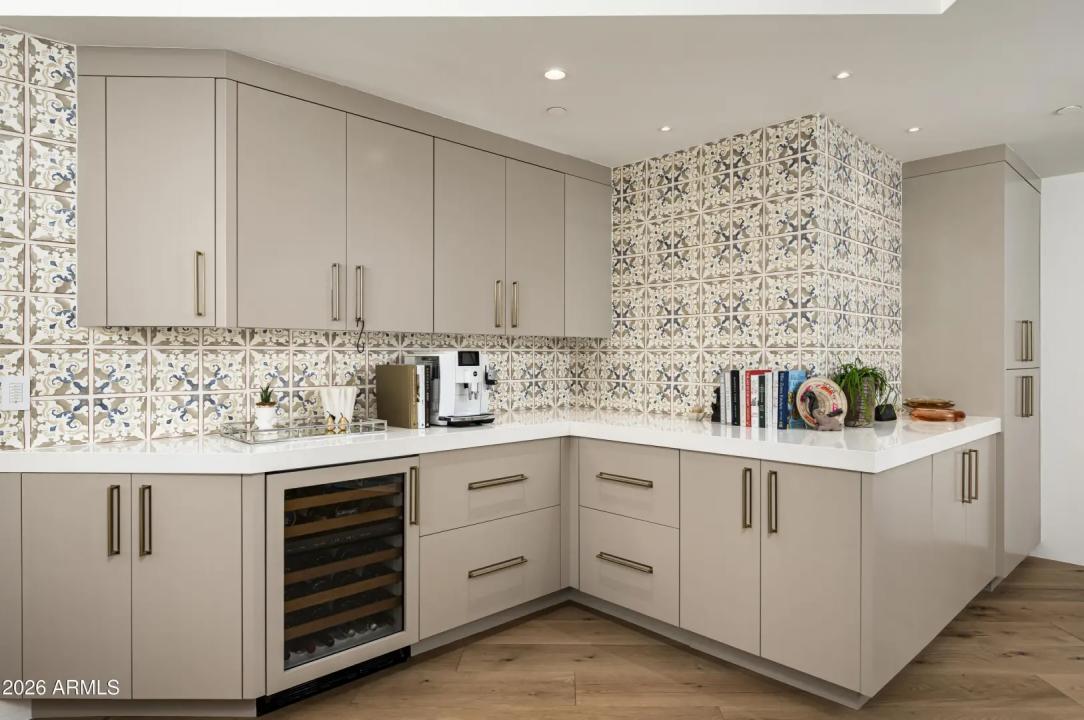 Real Estate Picture 12