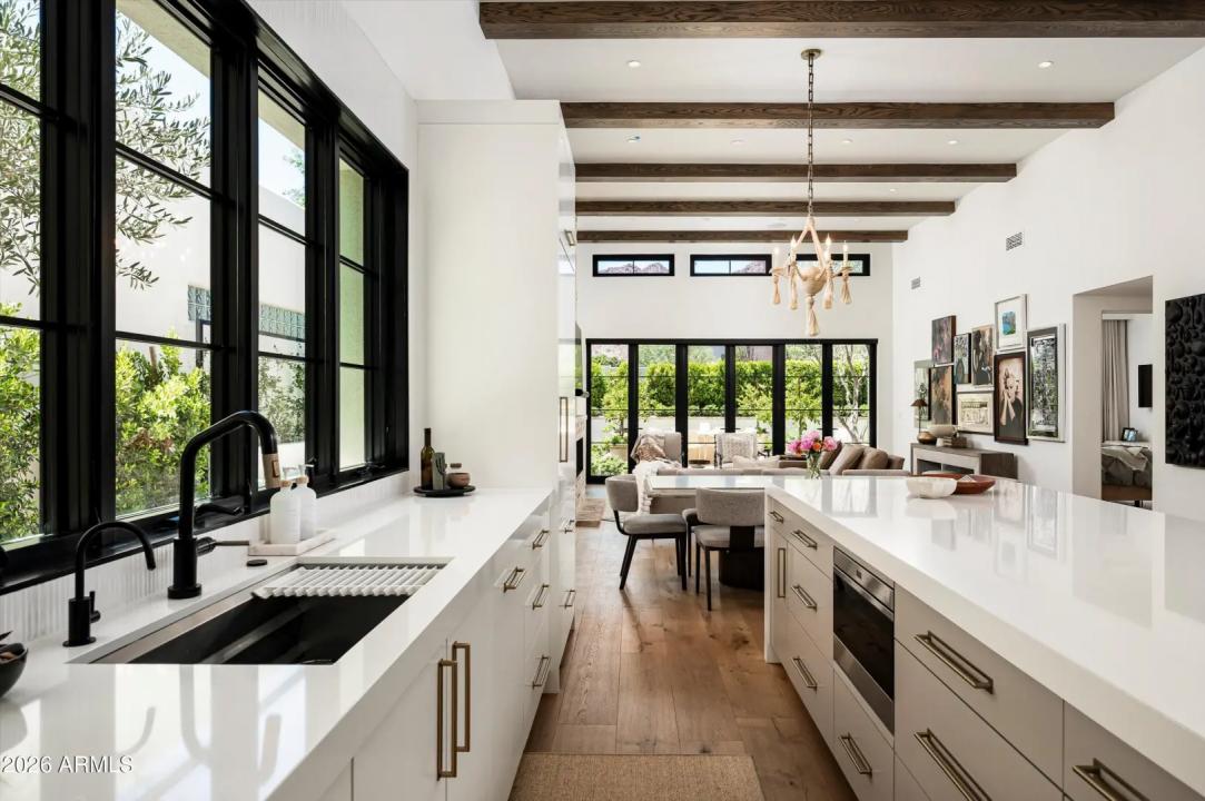 Real Estate Picture 13