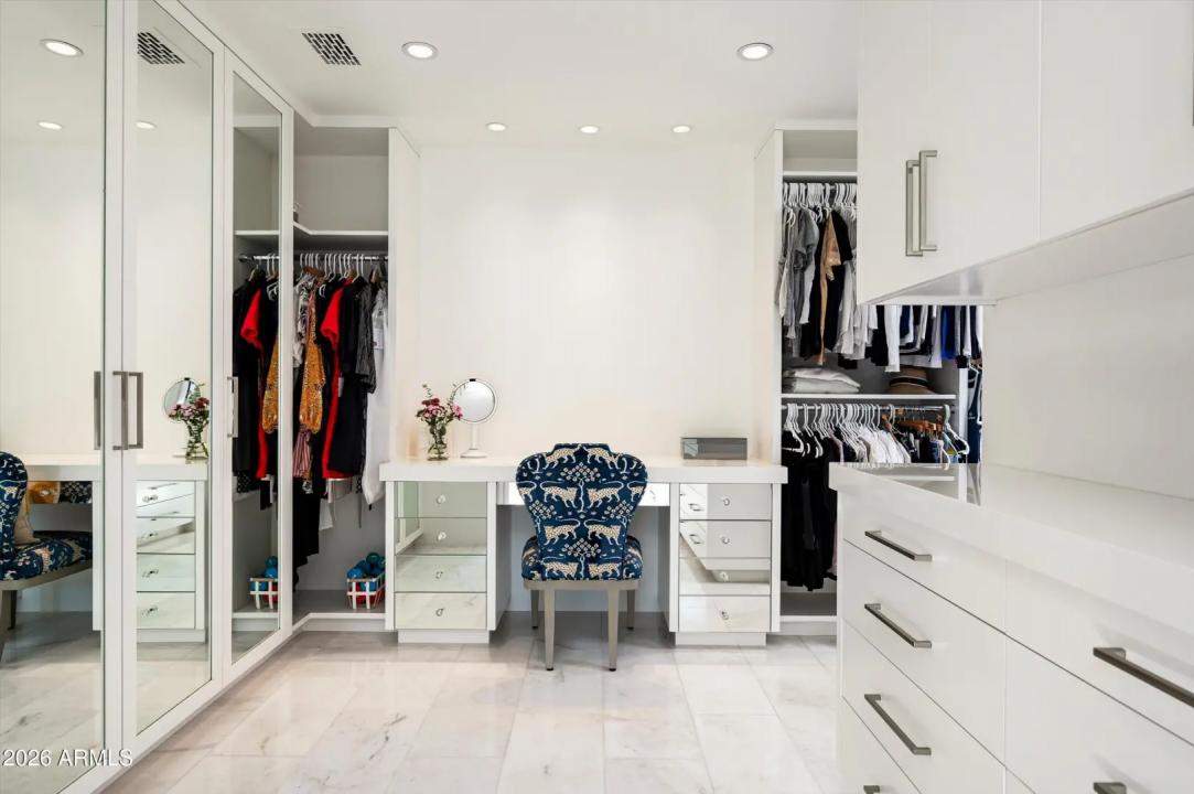 Real Estate Picture 24