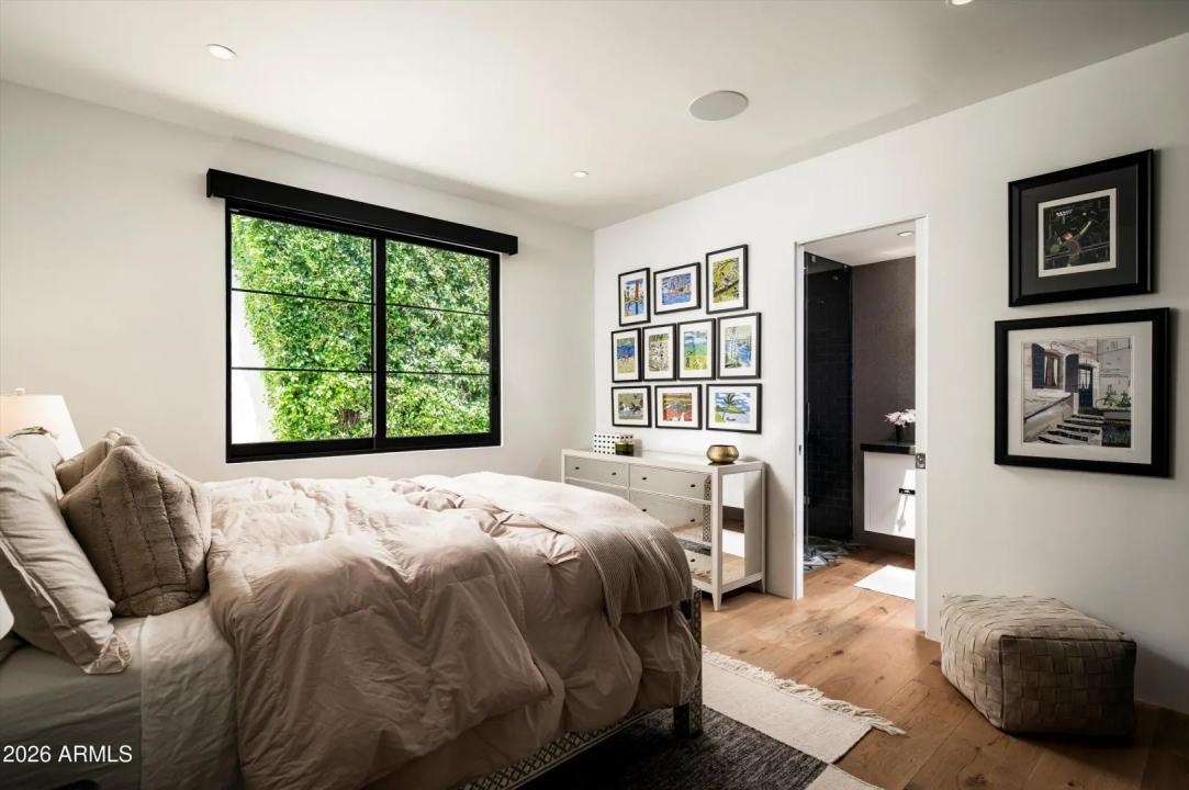 Real Estate Picture 25